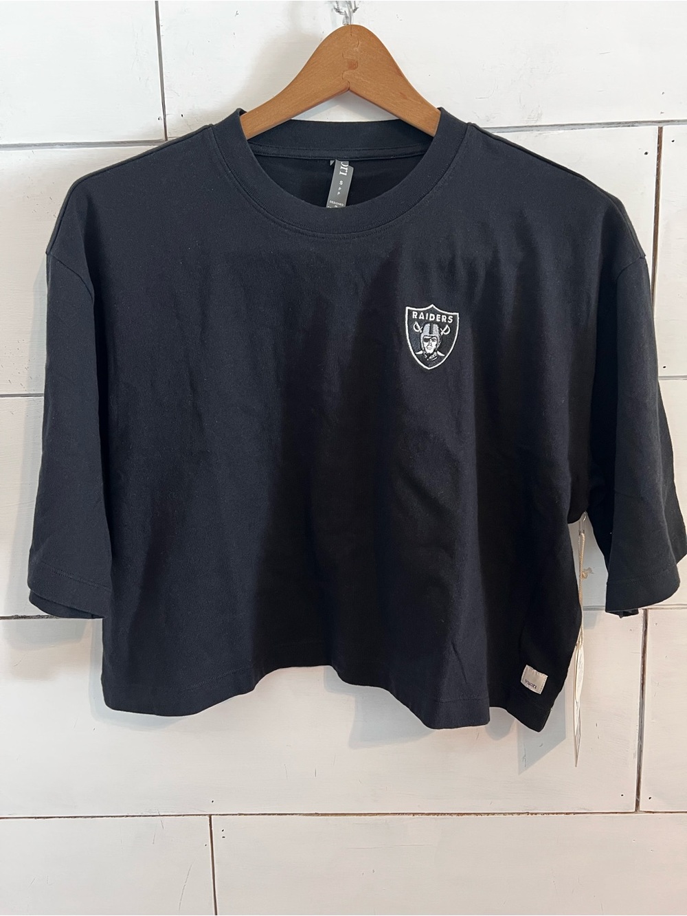 VUORI Short Sleeve Heavyweight Crop Organic Cotton Tee. Black. Size Small. NWT